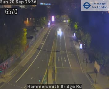 Hammersmith Bridge Rd Zoom south - Hammersmith Bridge