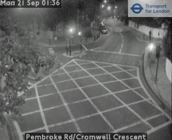 Pembroke Rd/Cromwell Crescent EAST - Pembroke Rd