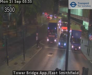 Tower Bridge App./East Smithfield WEST-Zoom Tower Hill and Byward St (Winter Only)