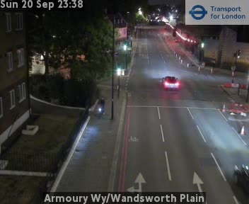 Armoury Wy/Wandsworth Plain WEST-Armoury Way
