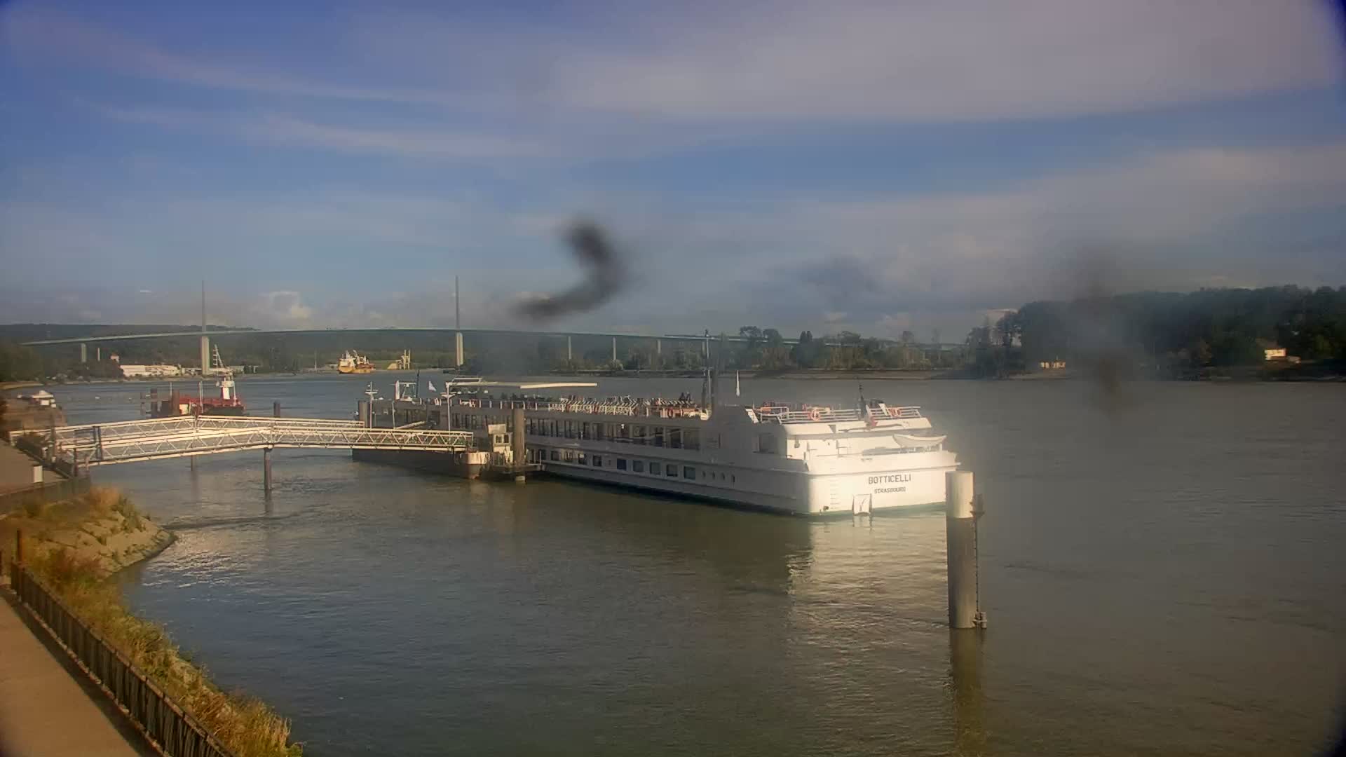 Webcam Caudebec-en-Caux: View of River Seine