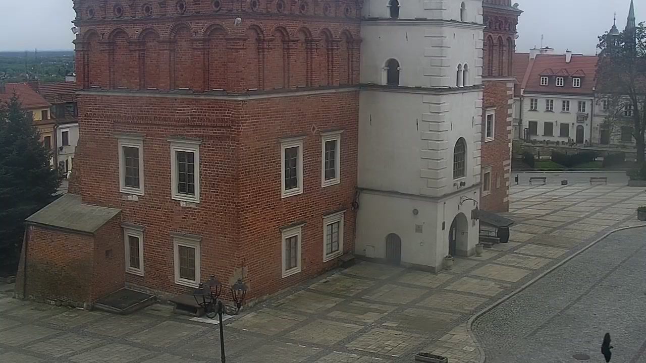 Sandomierz: Rynek - widok od ulicy Opatowskiej