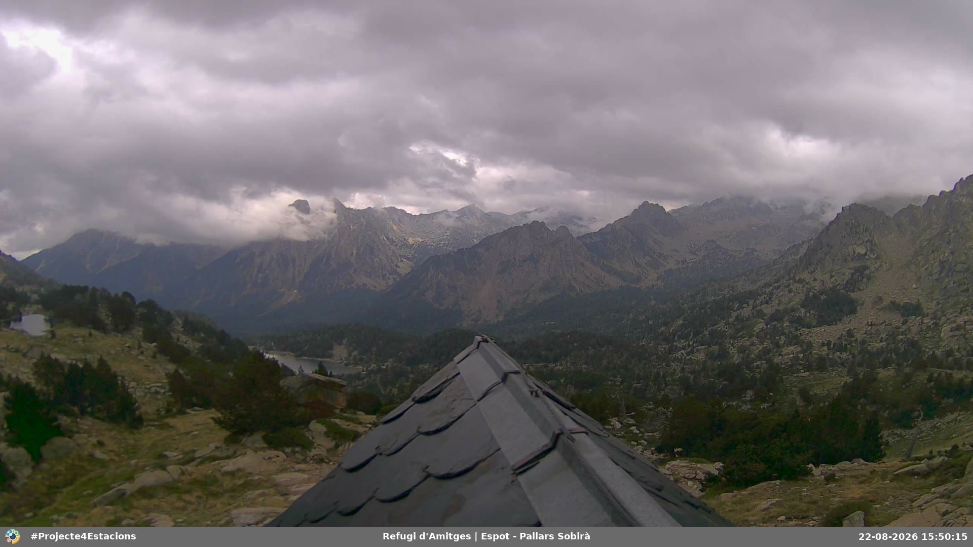 Espot › South-East: Refugi d'Amitges - Encantats, Estany de Sant Maurici