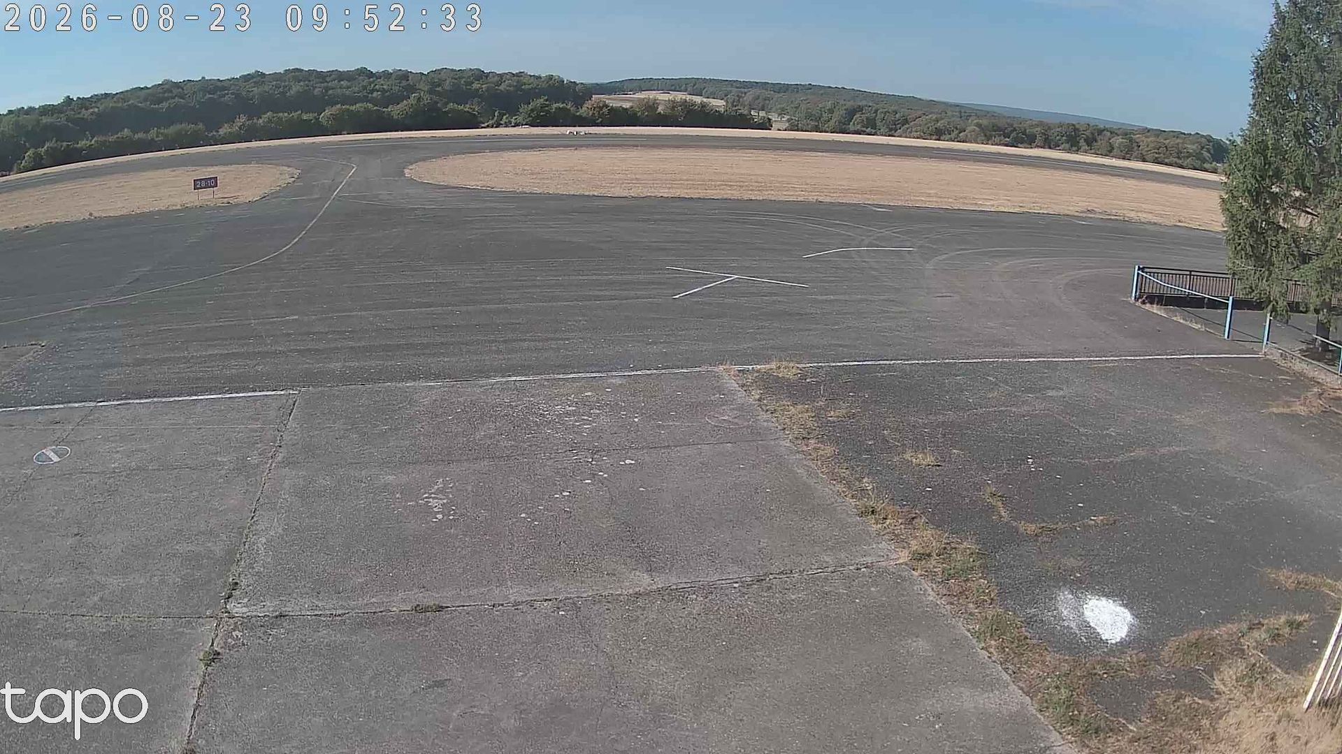 Sommedieue › South: Verdun-Le-Rozelier Airport