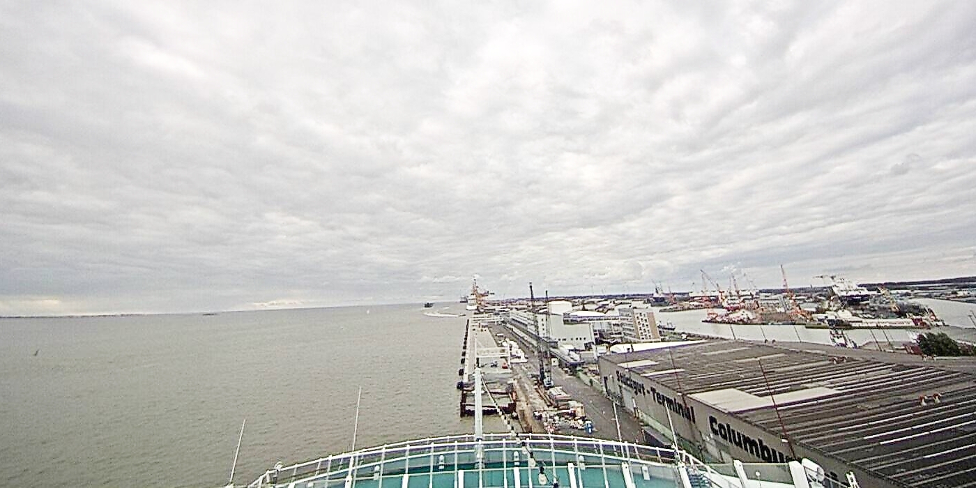 Webcam AIDAaura: Captain's View