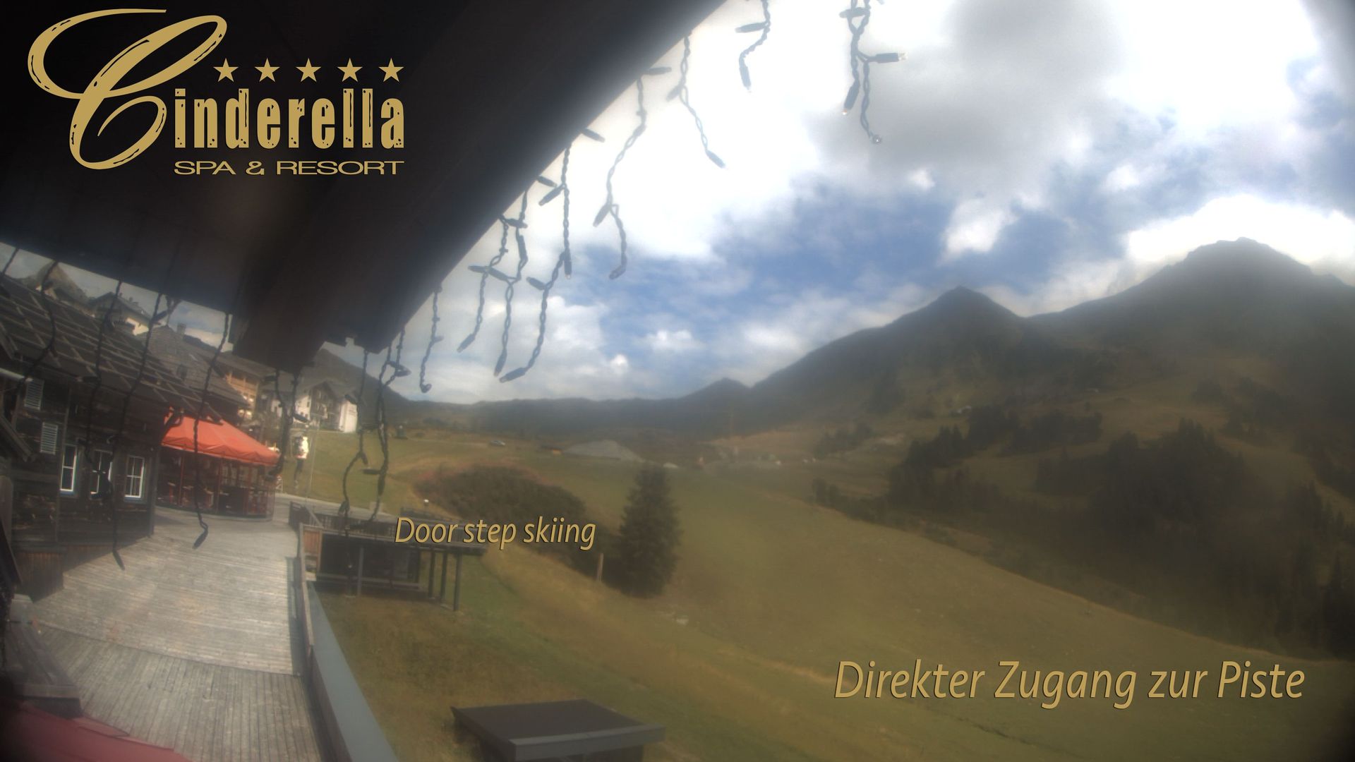 Obertauern: Hotel Cinderella - Blick auf die Flutlichtpiste und die Edelweißsesselbahn in