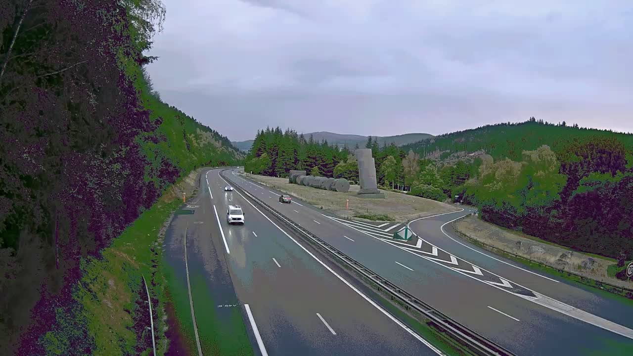 Webcam Noirétable: A89, aire des Suchères, près de Noirétable, vue orientée vers Clermont-Ferrand