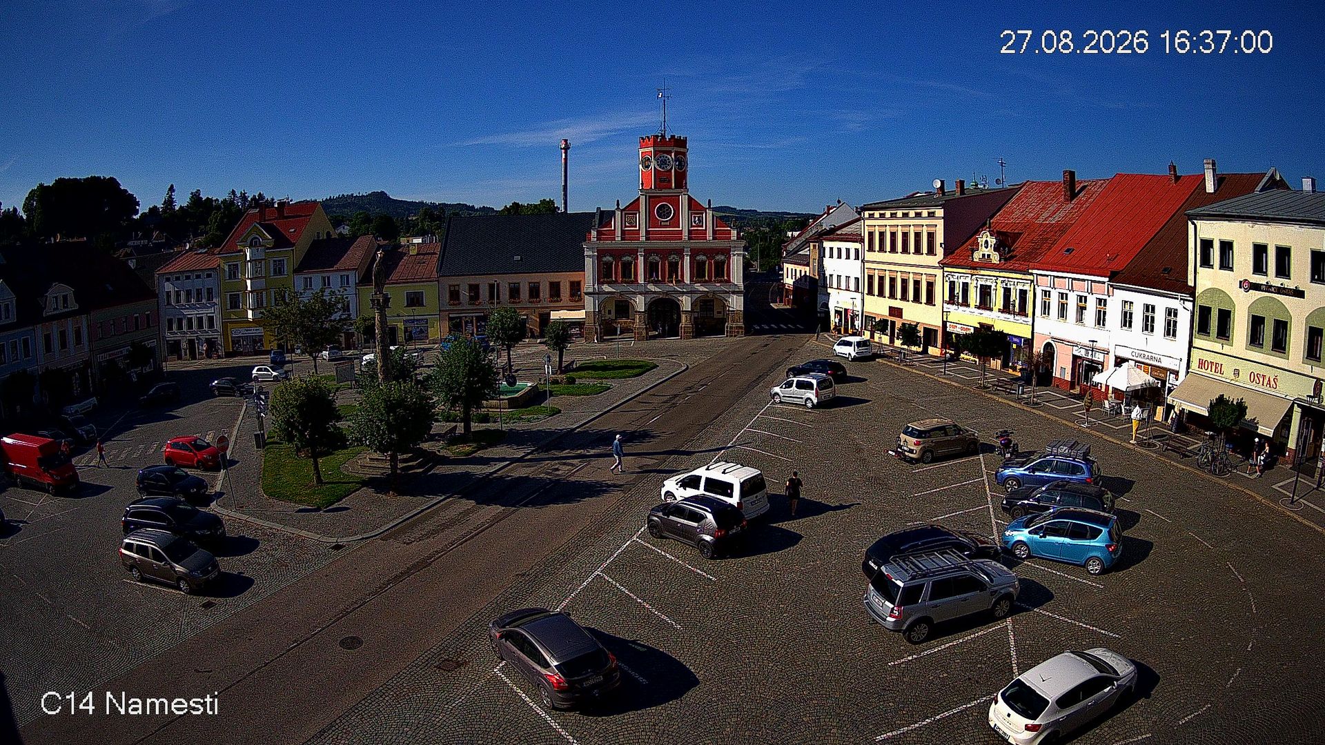 Police nad Metuji › North: Police nad Metují (náměstí, Ostaš)