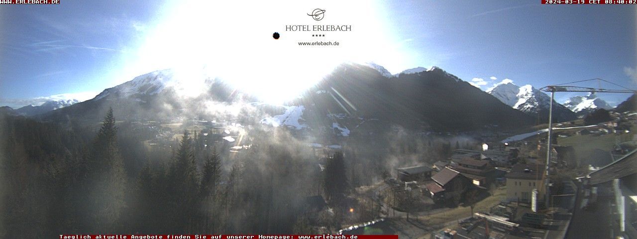 Gemeinde Mittelberg: Hotel Erlebach eigene webcam - Blick von Ihrem Hotelzimmer