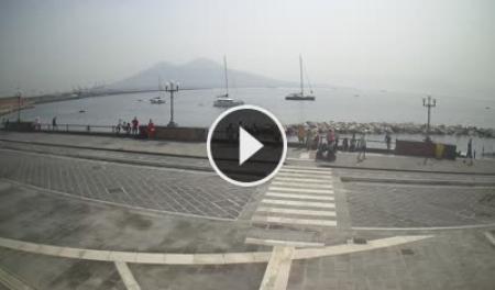 Webcam Naples: Seaside Promenade and Mount Vesuvius