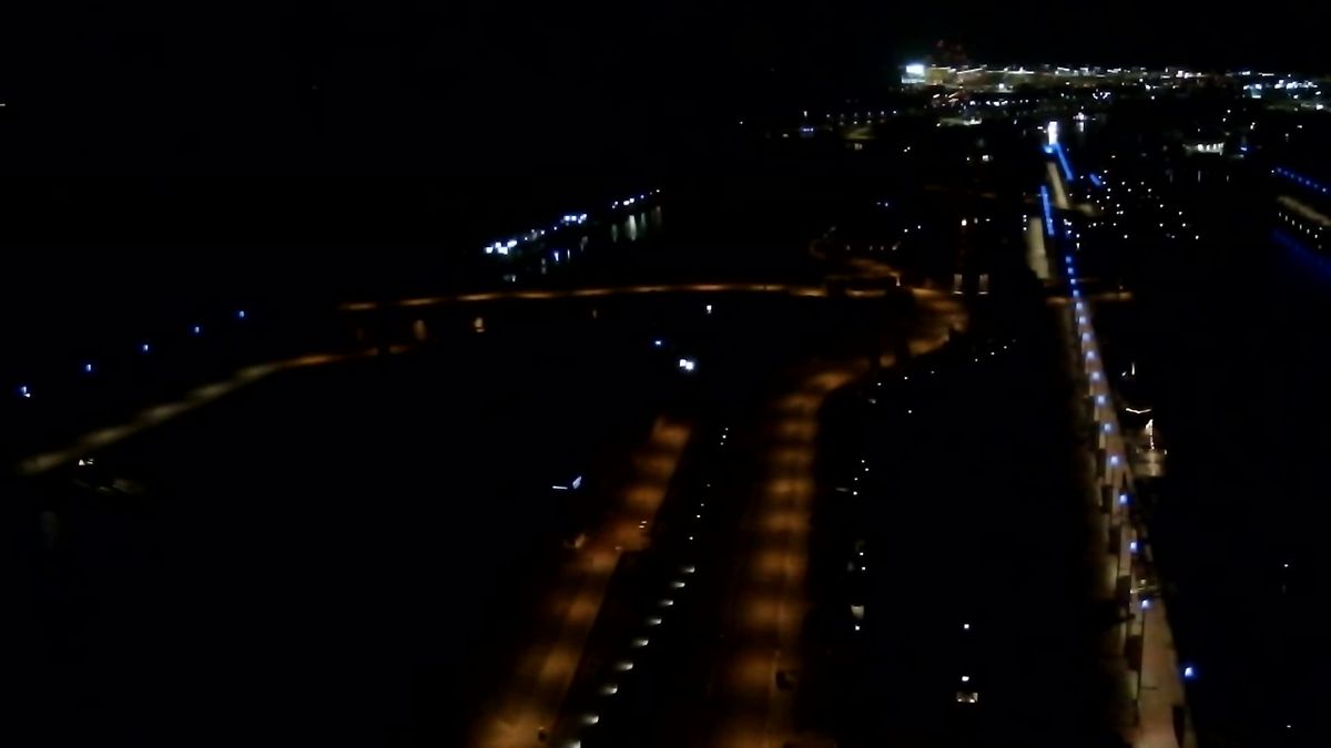 Webcam Bremerhaven: View from the Hotel Atlantic Sail City