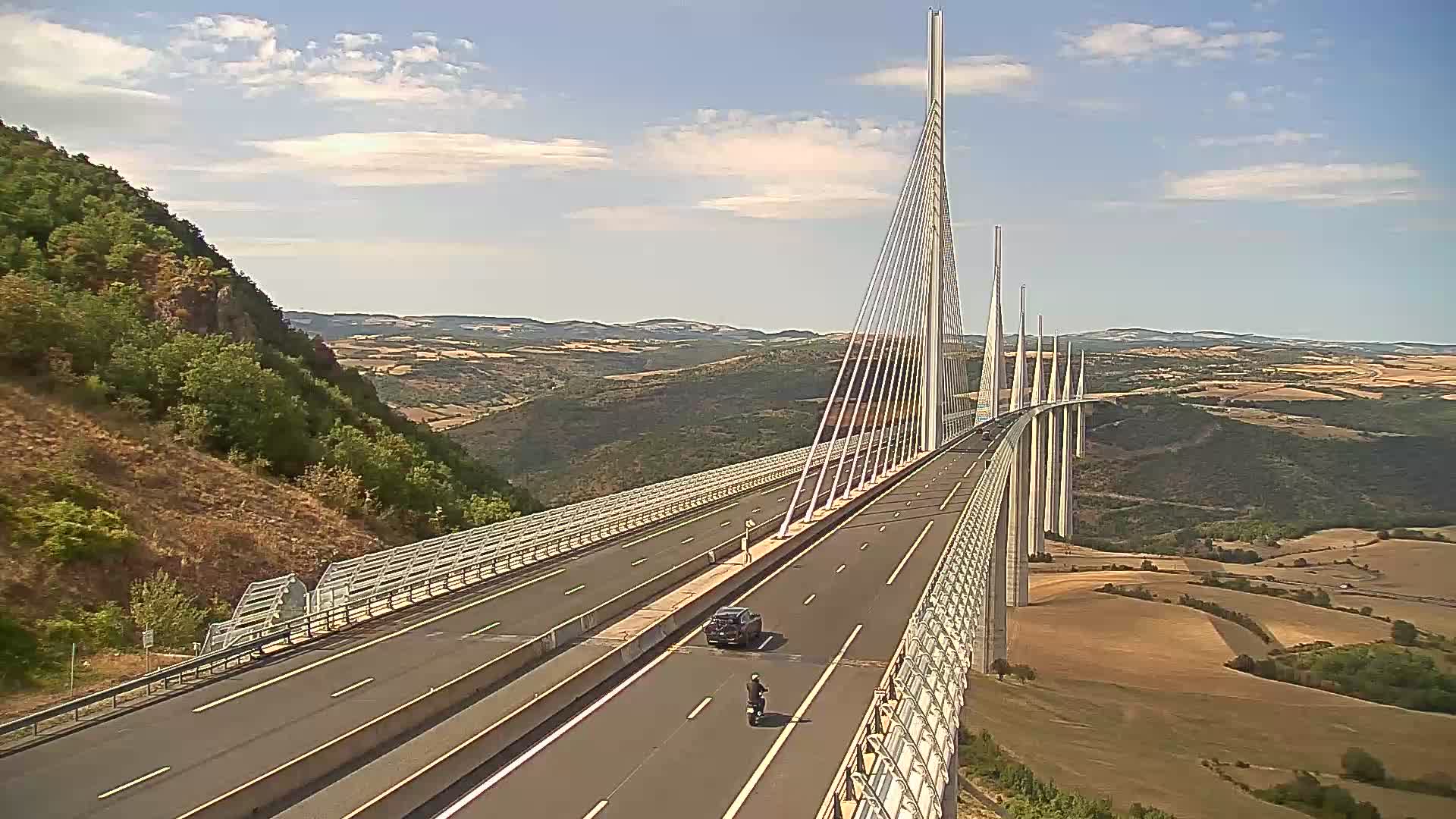 Webcam Millau Viaduct: View over the Bridge