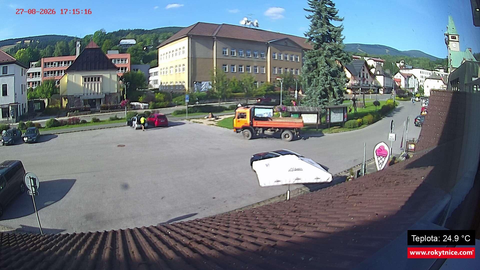 Rokytnice nad Jizerou: Dolní náměstí