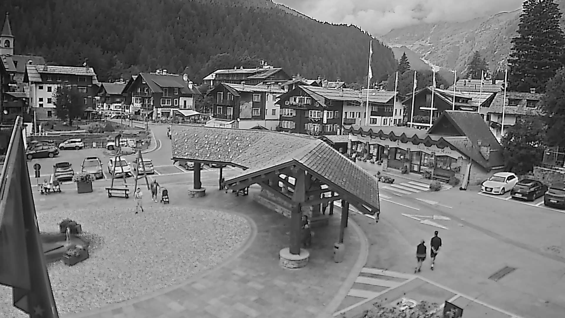 Macugnaga: Piazza staffa - monte rosa z'makana