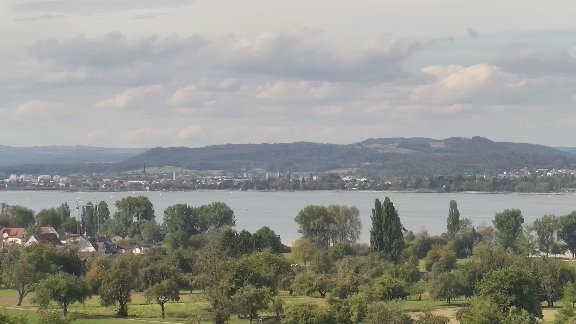 Gaienhofen: Livespotting - Webcam über dem Bodensee mit Alpenpanorama und Seeblick