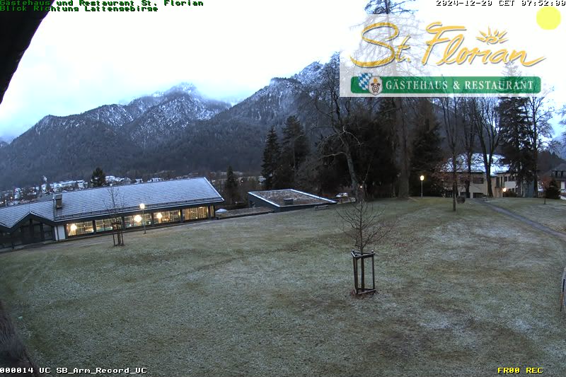 Webcam Bayerisch Gmain: View towards Lattengebirge / Hallenbad