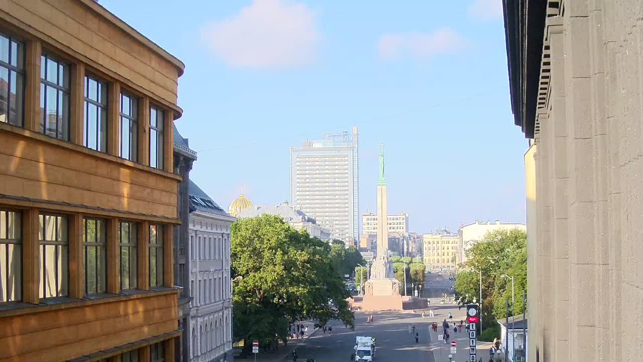 Webcam Riga: The Freedom Monument Square