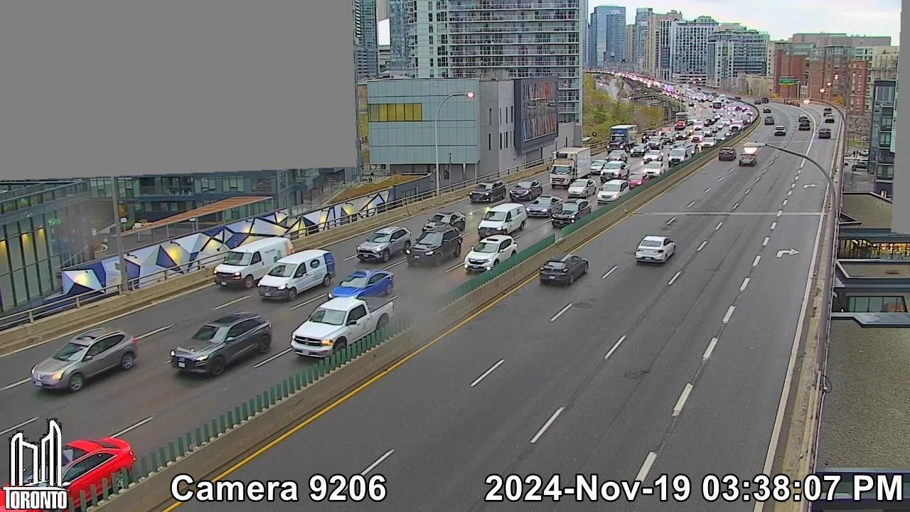 Fort York: Gardiner Expwy near Bathurst St
