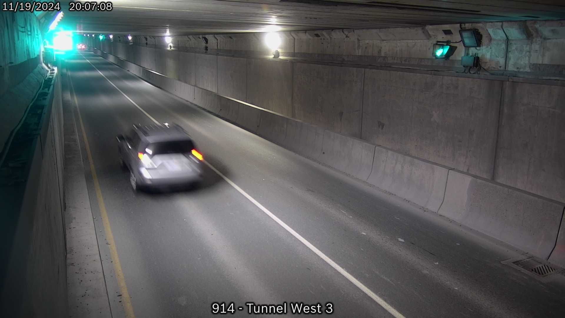 Thorold: Westbound - Tunnel near west of the Welland Canal