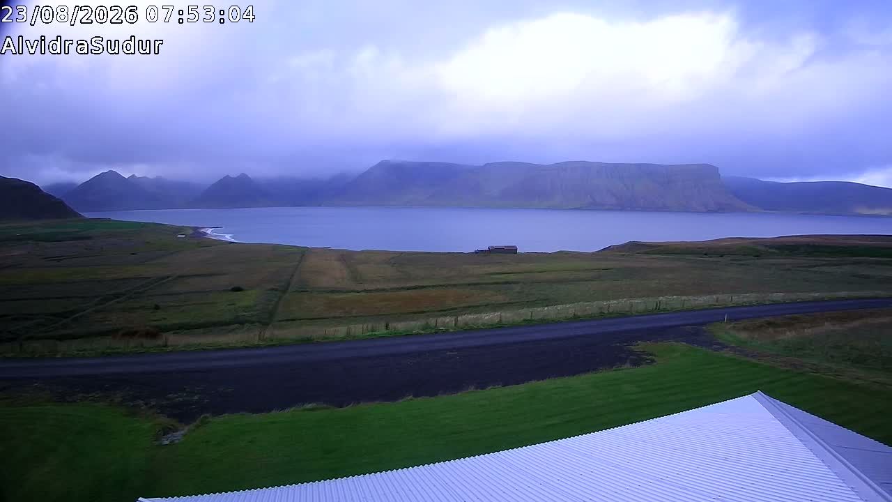ingeyri › South: Alviðra South