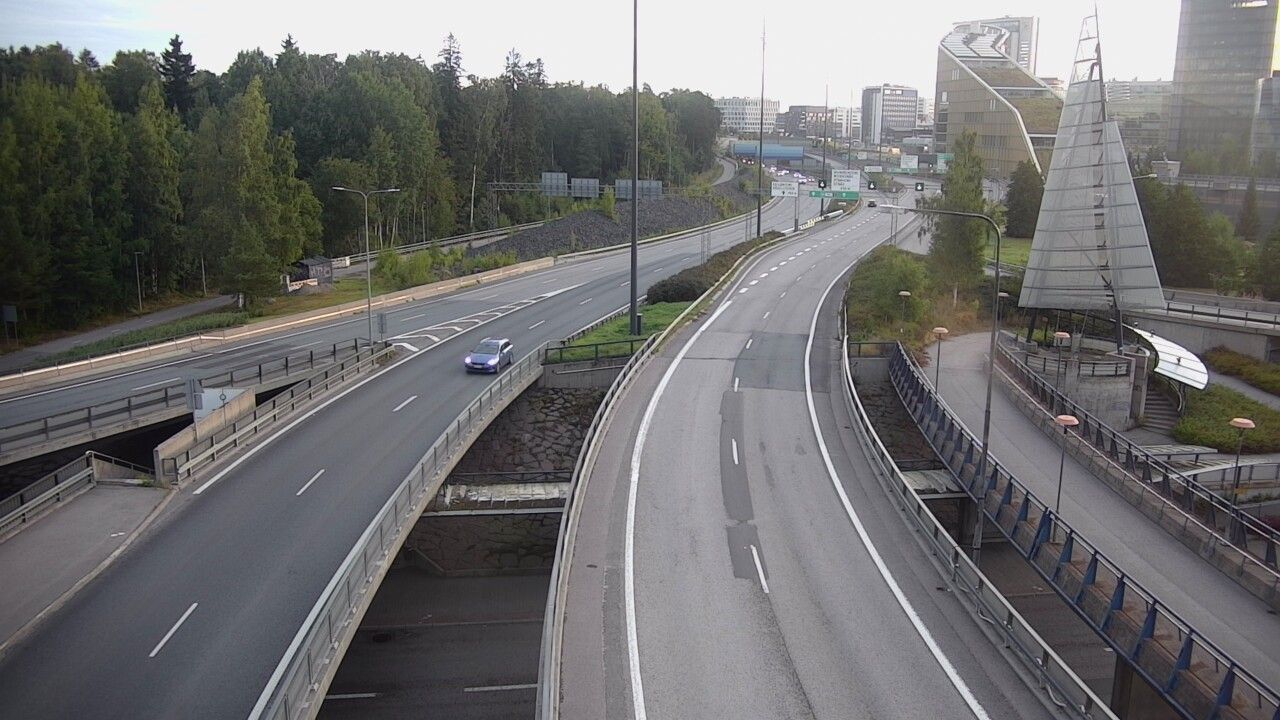 Espoonlahden keskus: Tie 101 Espoo, Karhusaari