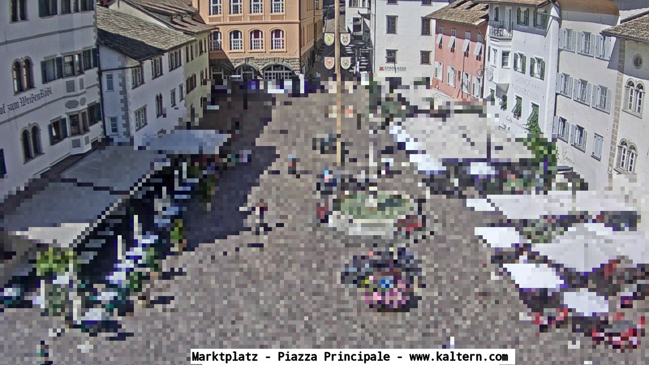 Kaltern an der Weinstrasse - Caldaro sulla Strada del Vino: Marktplatz Gemeinde Kaltern - Piazza Principale Comune di Caldaro