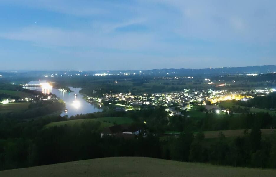 Ottensheim › West