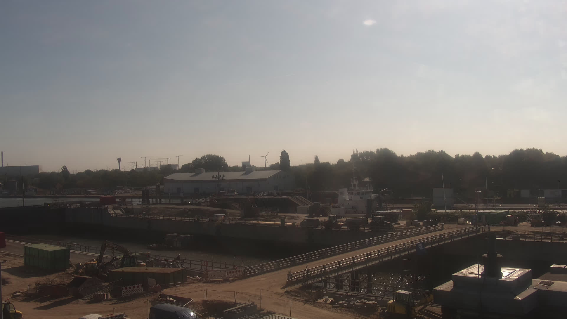 Webcam Brunsbüttel: Livestream Brunsbüttel Locks / Kiel Canal