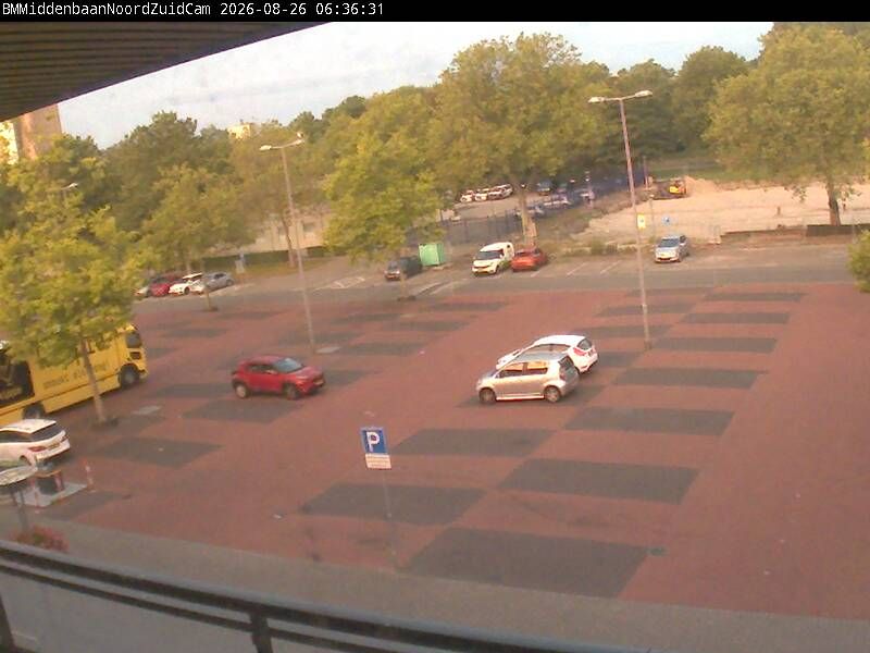 Hoogvliet Rotterdam: Barry's Middenbaan Noord (Zuid) - WebCam