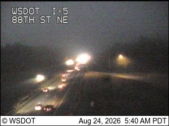 Everett: I-5 at MP 200.7: 88th St NE