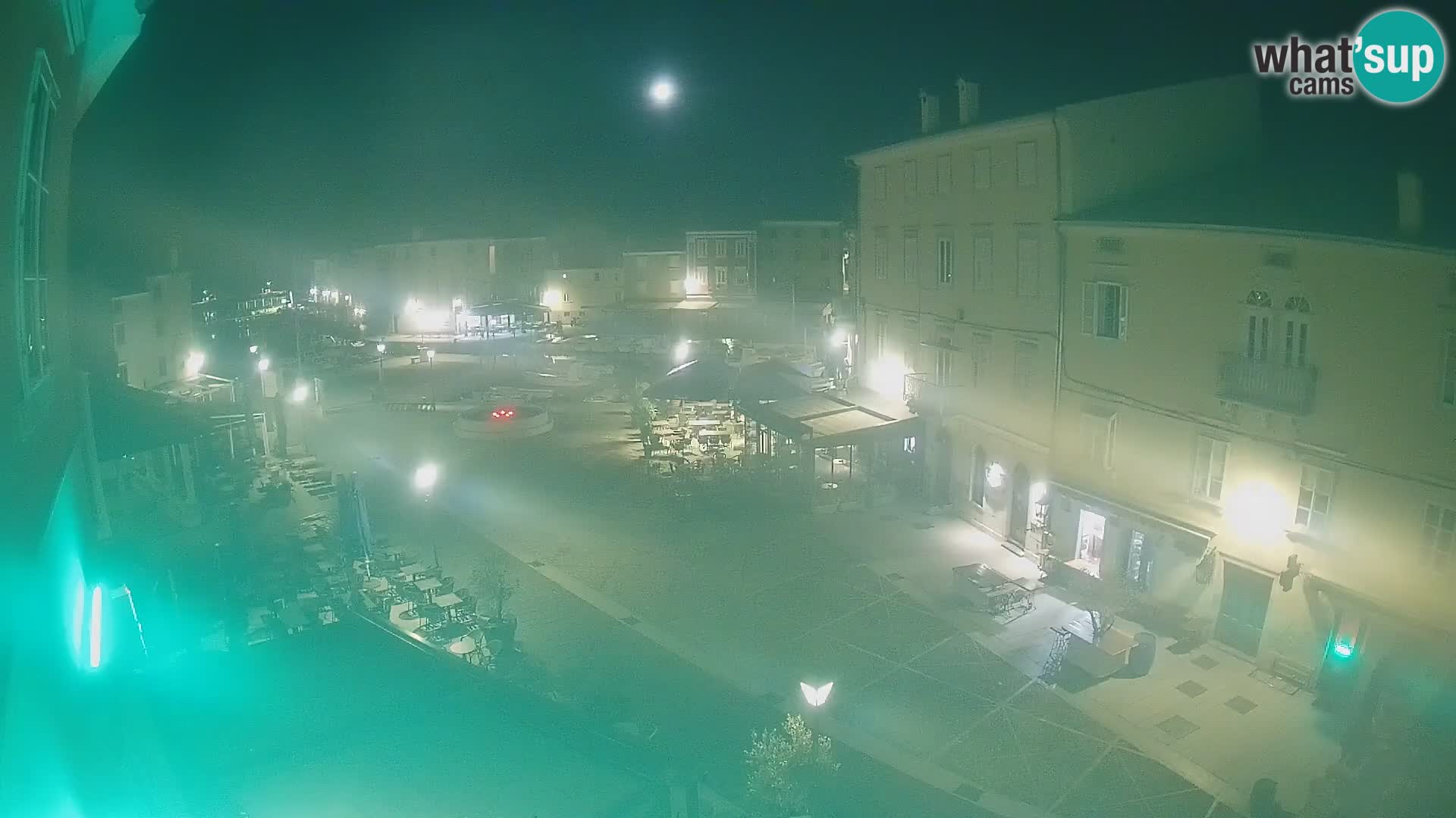 Webcam Cres: City of Cres - Main Square and 'Mandrač'