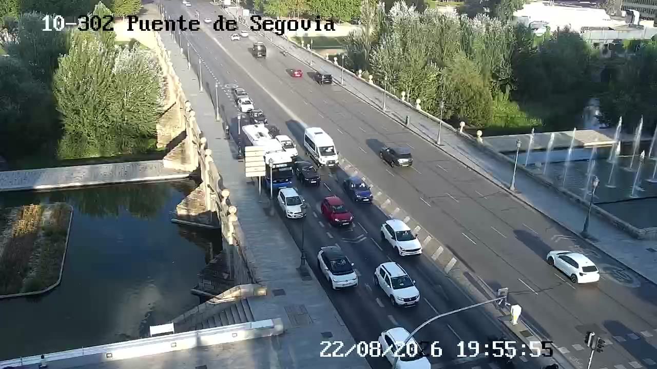 Palacio: PUENTE DE SEGOVIA