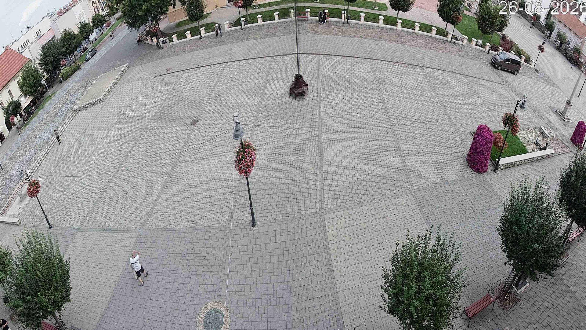 Velke Dvorany: Topolcany Centrum