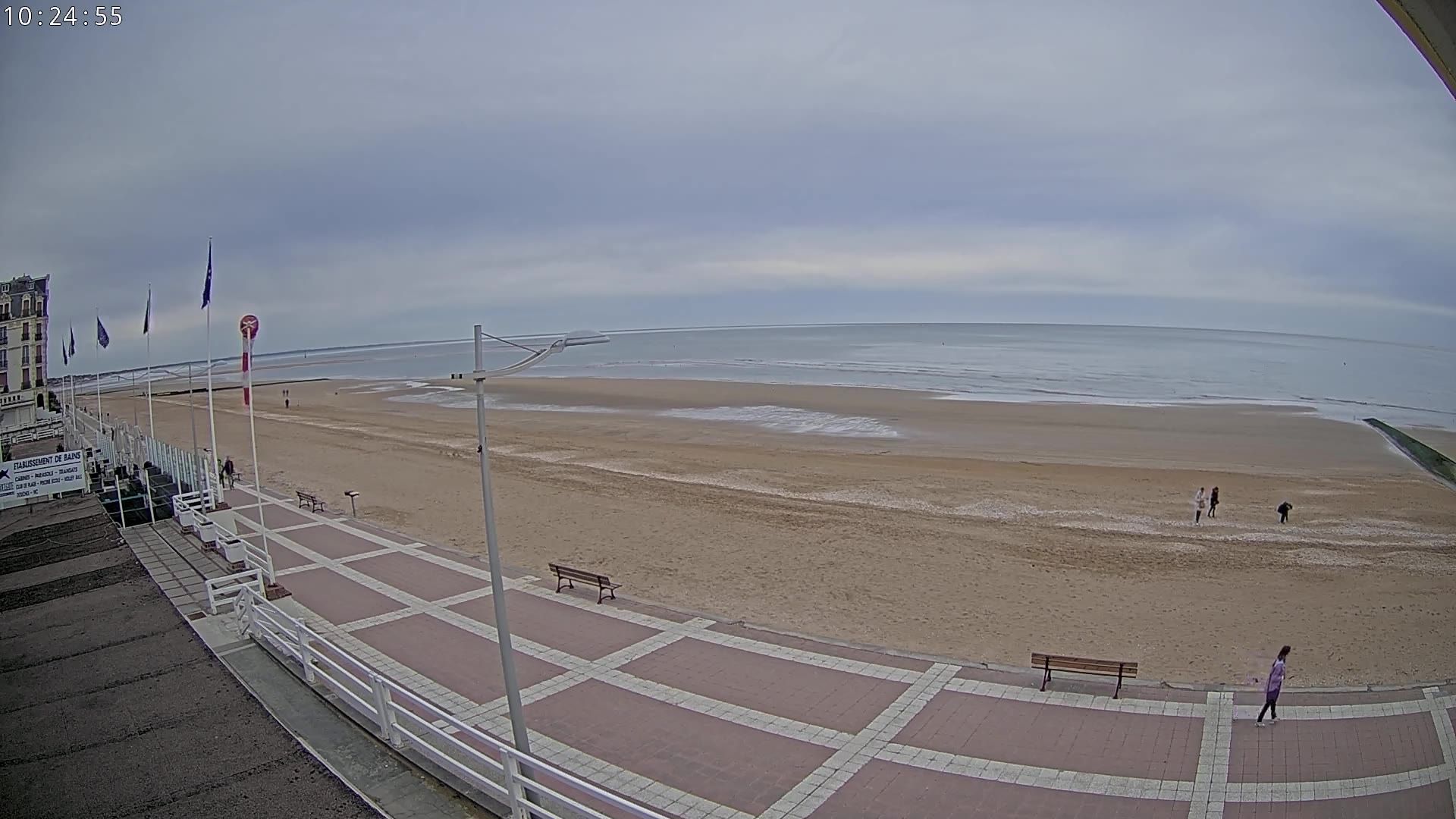 Houlgate › North-West: Promenade Roland Garros - Plage de Cabourg