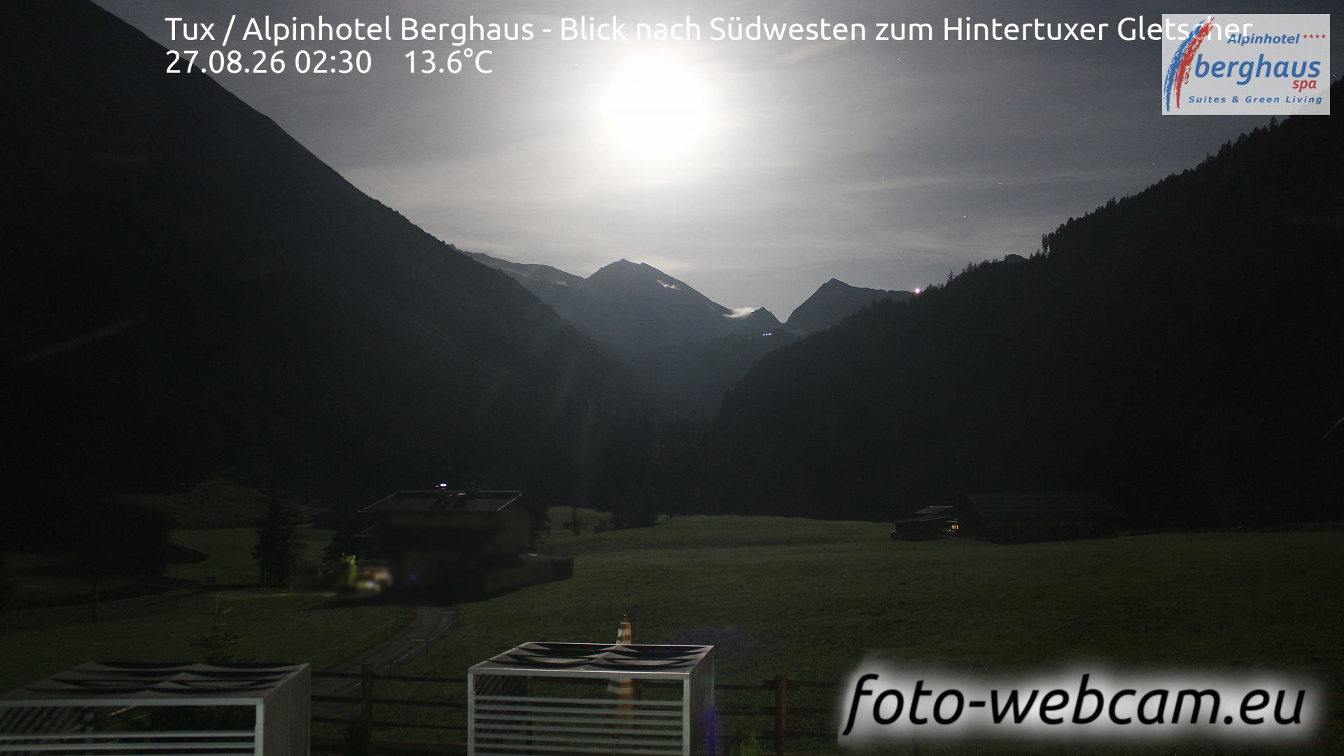 Gemeinde Tux: Tux - Alpinhotel Berghaus - Blick nach Südwesten zum Hintertuxer Gletscher