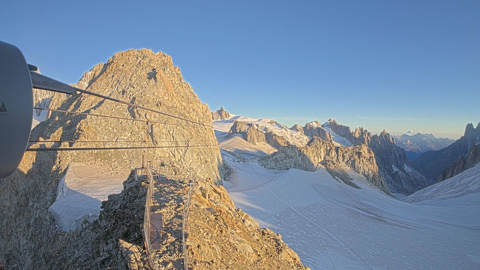 Courmayeur: Chamonix bicable gondola