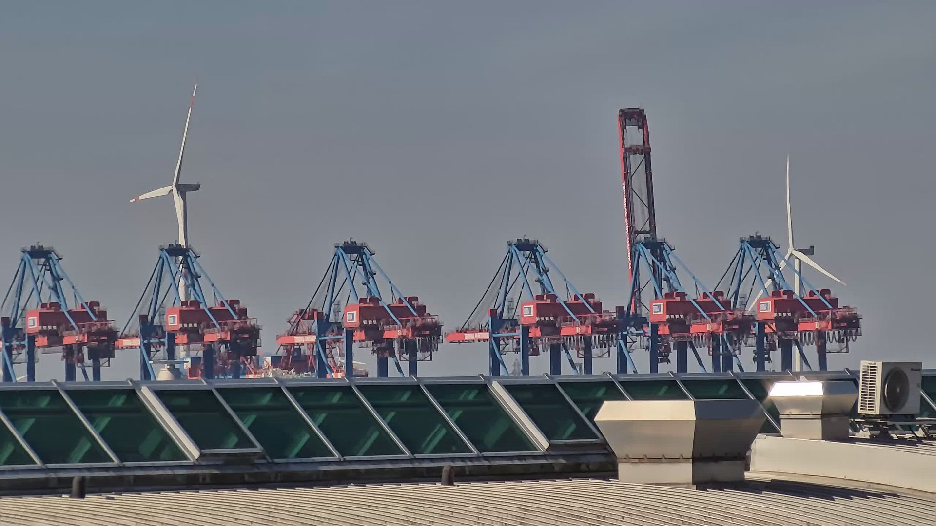 Hamburg: Livespotting - Webcam am Cruise Center in Altona im Hamburger Hafen