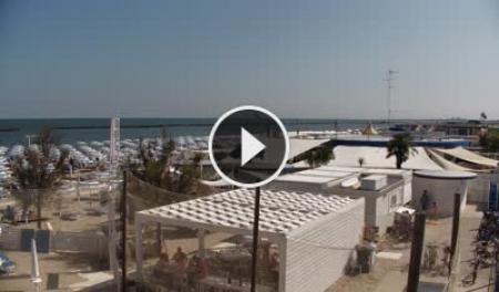 Webcam Lido delle Nazioni: View over the Beach