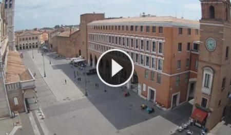 Ferrara › South-East: Piazza Trento e Trieste
