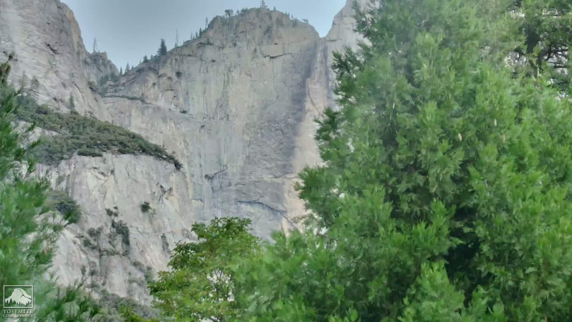Webcam Yosemite Village, California: Yosemite Falls