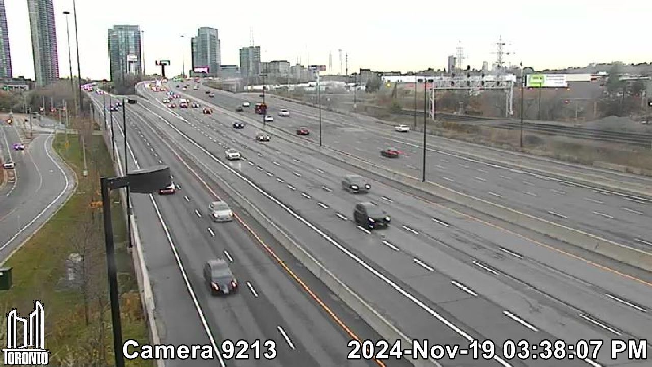 Etobicoke: Gardiner Expwy near Palace Pier Crt