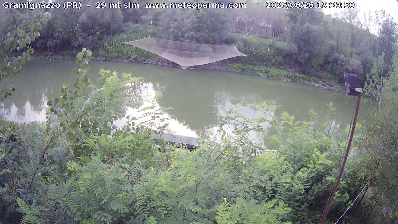 Gramignazzo › West: Taro River, near the Po river