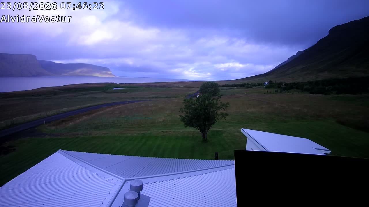 ingeyri › West: Alviðra