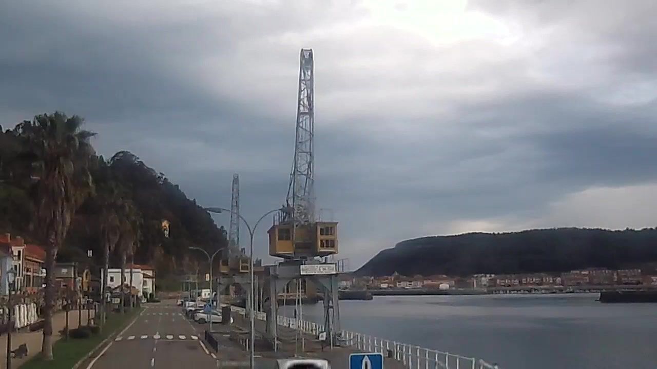 Muros de Nalon › North-East: Puerto de San Esteban de Pravia