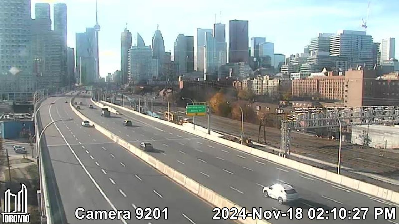 Distillery District: Gardiner Expwy near Cherry St