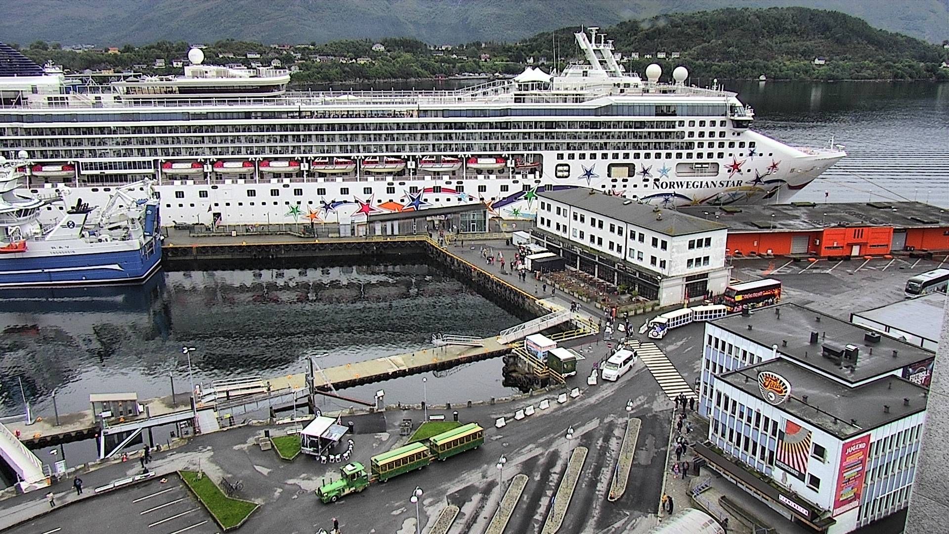 Ny-Alesund: Ålesund havn syd - Cruiseterminalen