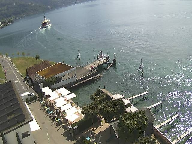 Hertenstein › South: Hertensteinstrasse 156 - Lake of Lucerne