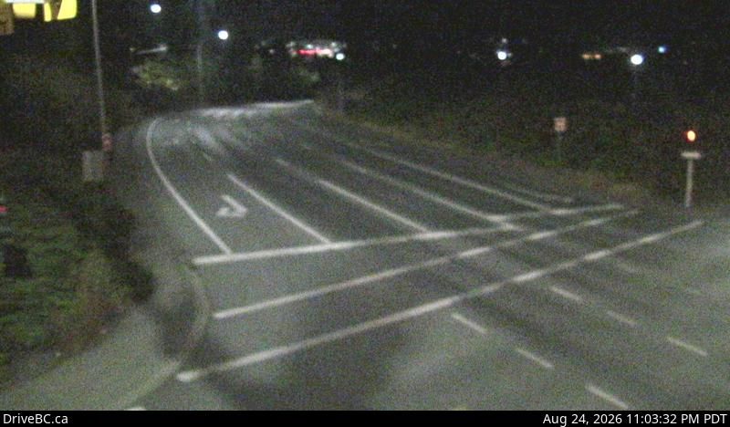 Saanich › South: Hwy 17 northbound at - Rd, looking south