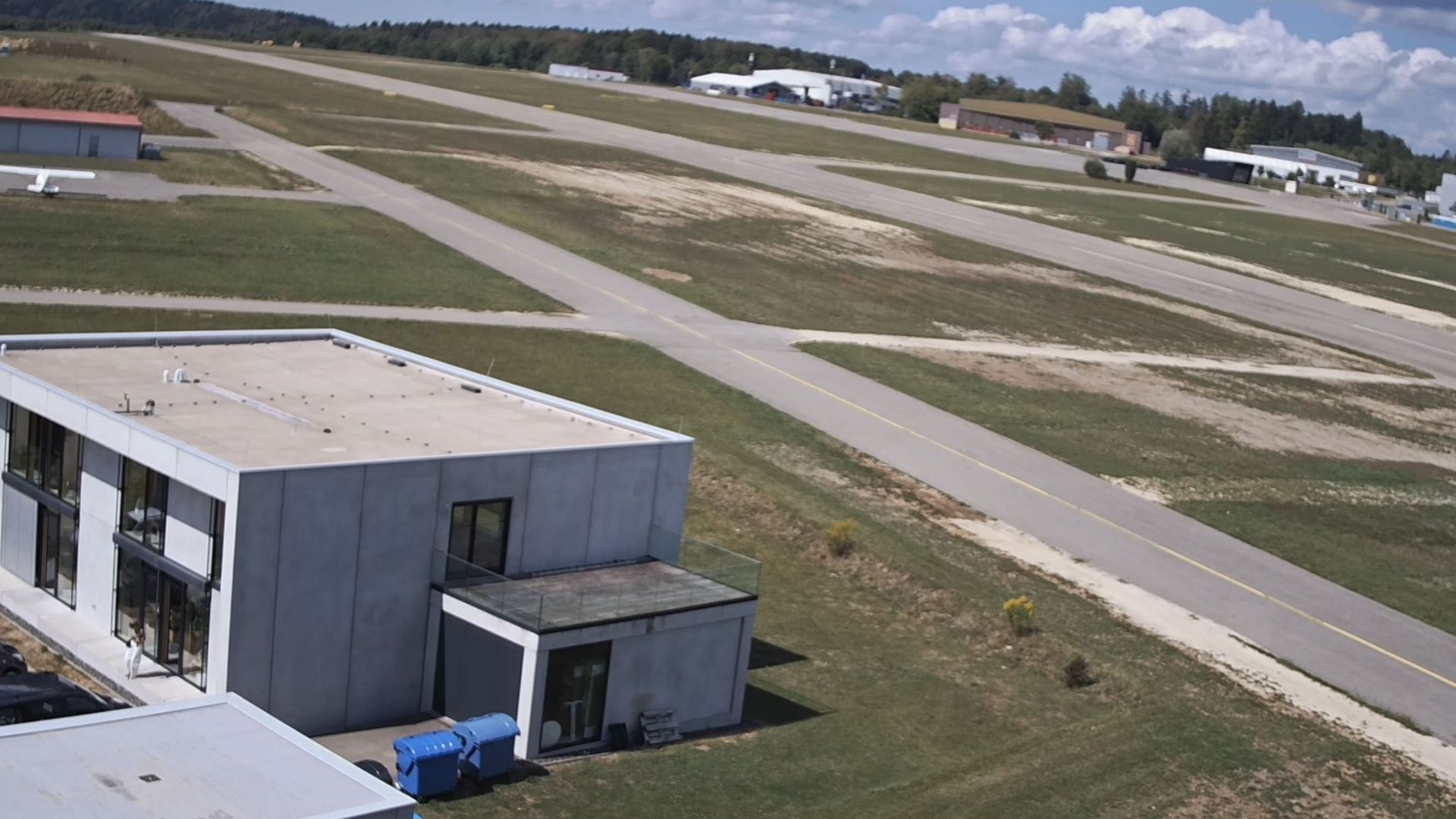 Neuhausen ob Eck › North-West: Flugplatz - Take-off Park) - Webcam 2