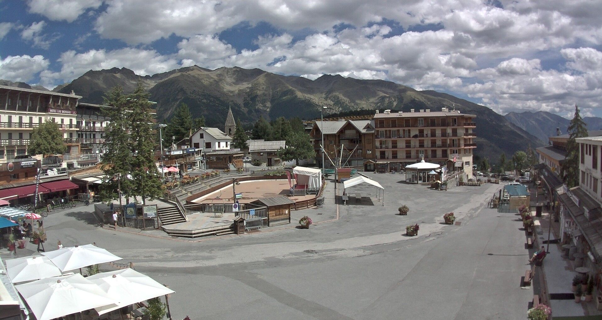 Dun-sur-Auron: Auron village